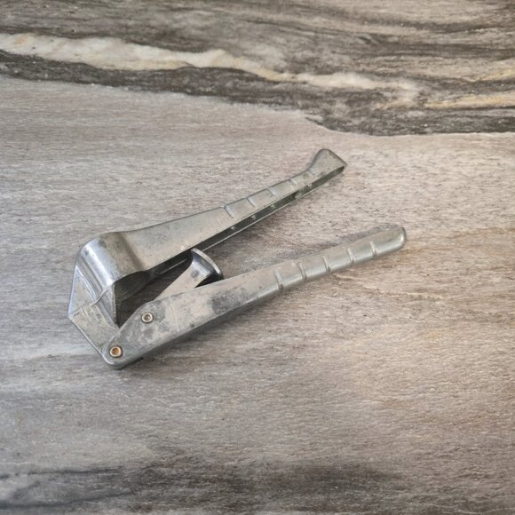 Vintage EKCO Aluminum Garlic Onion Juicer Press – Mid-Century Kitchen Tool USA - Picture 2 of 6